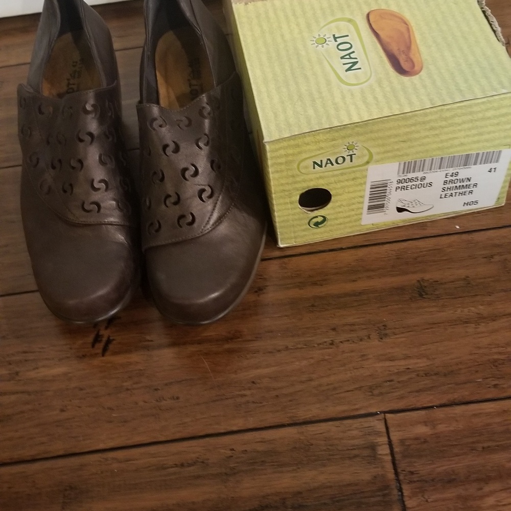 Naot precious brown loafers Euro size 41